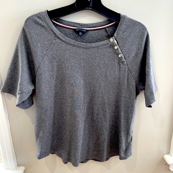 Tommy Hilfiger Tshirt - Picture 1 of 8